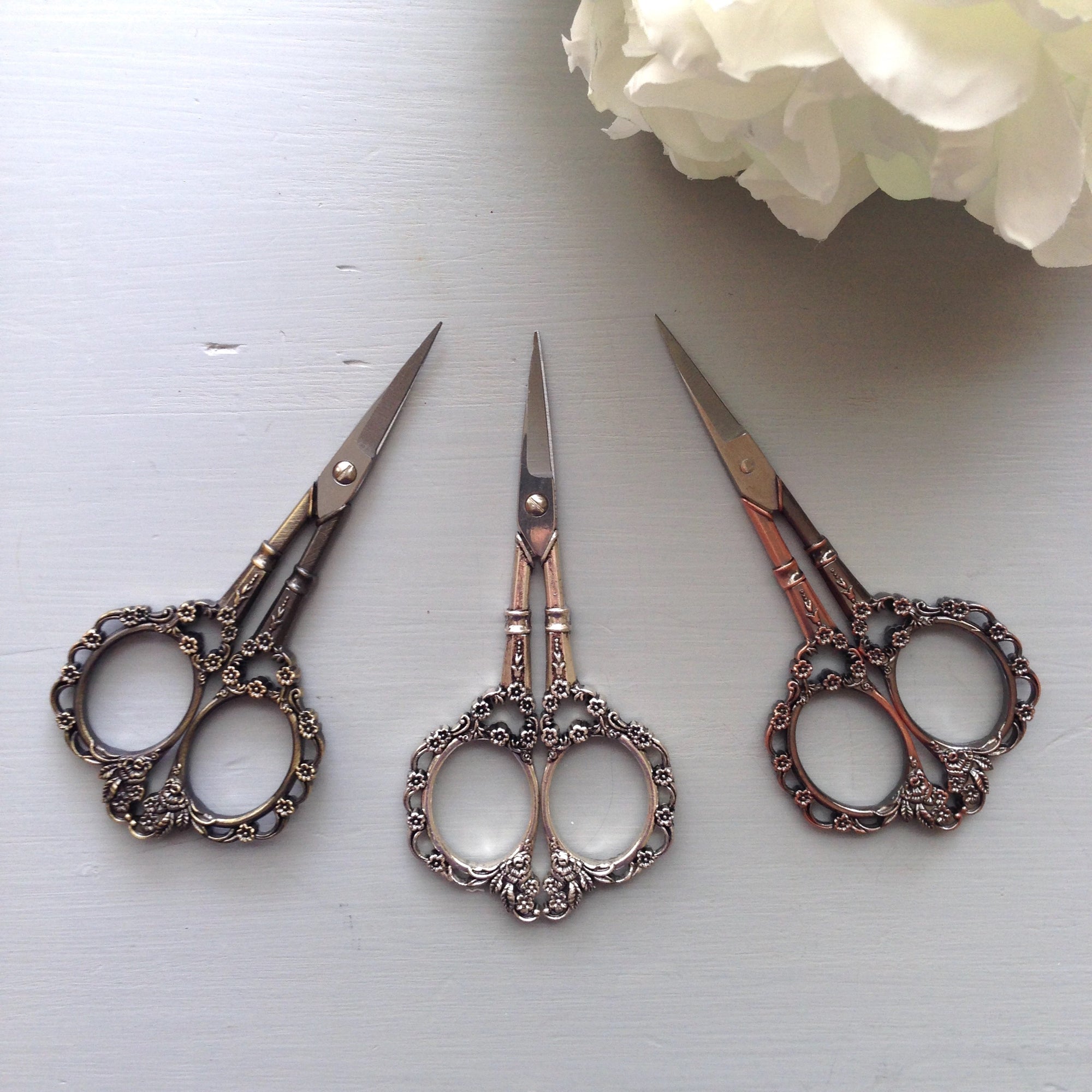 Victorian Scissors in Rose Gold